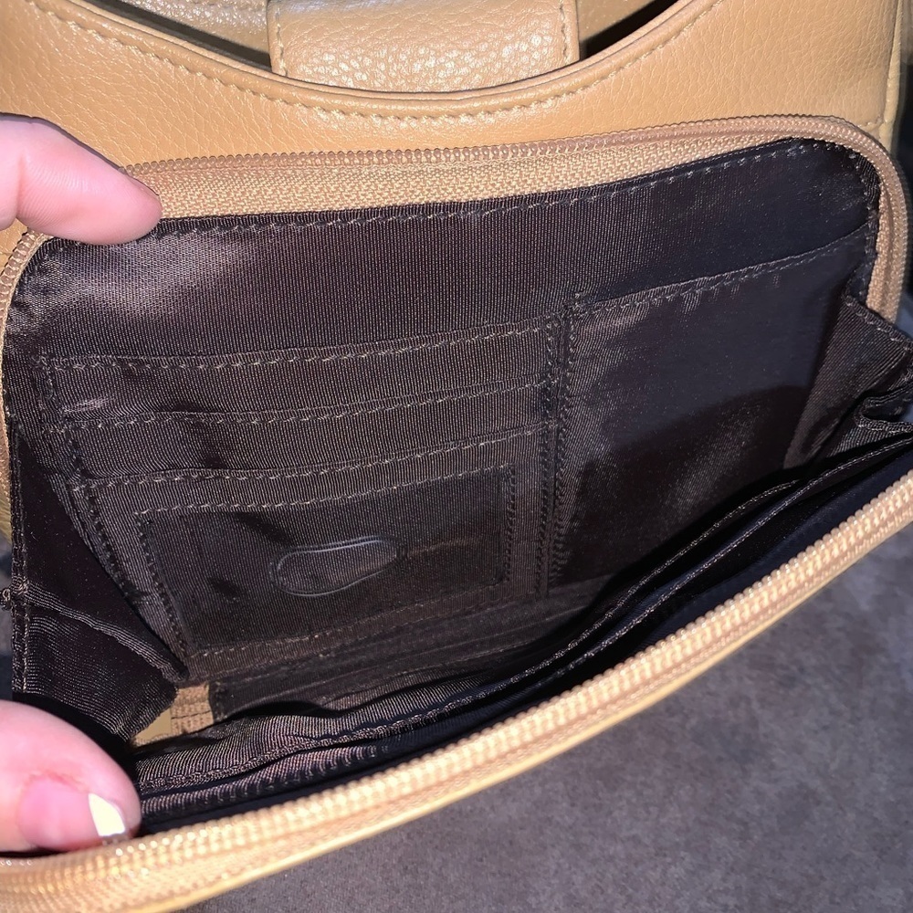 Q&A Small Tan Purse and Wallet - Picture 7 of 14